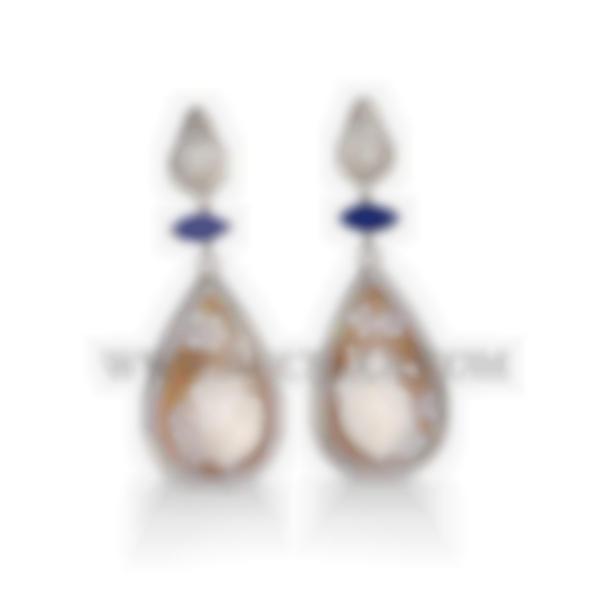 Earrings set in silver with drop shape cameos 