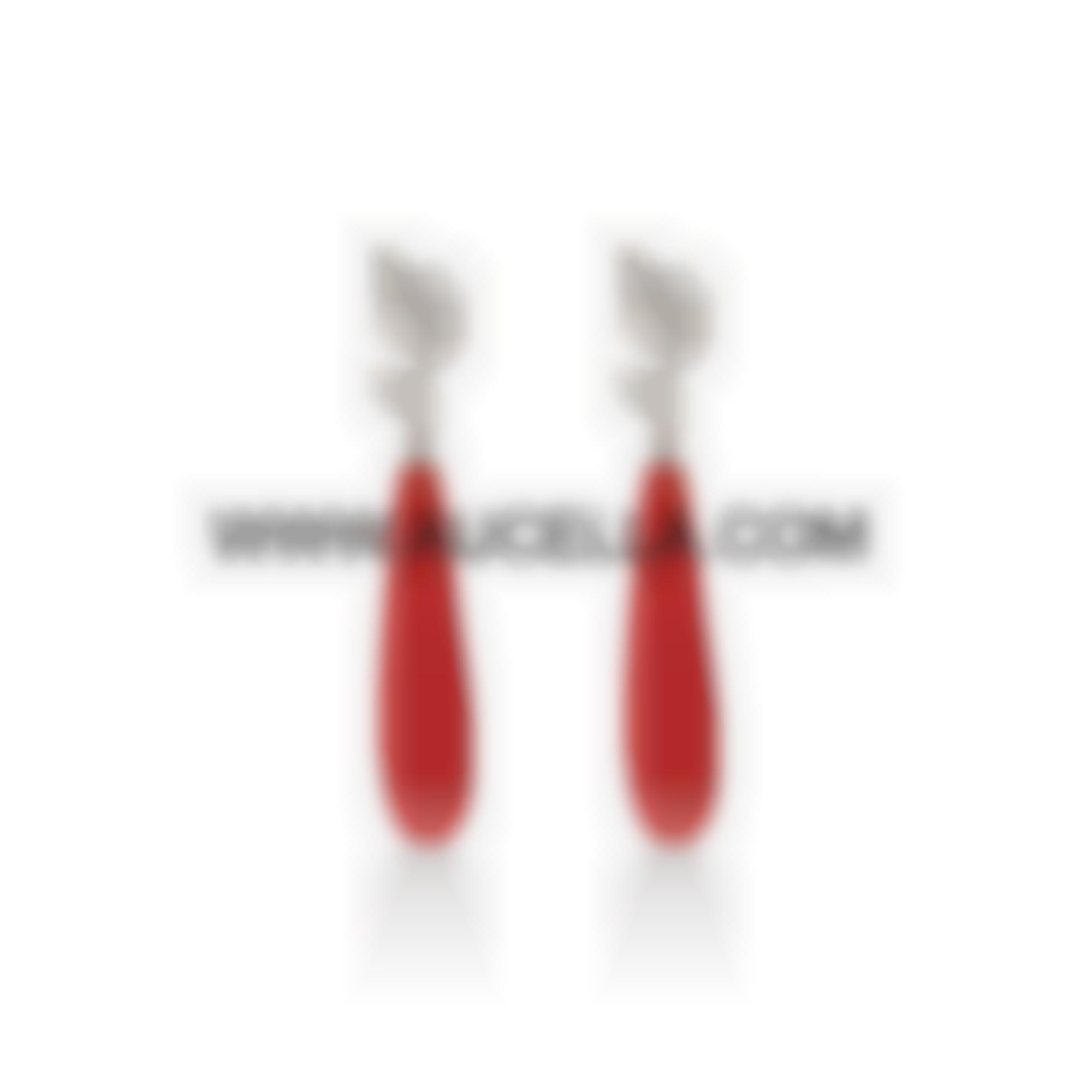 Earrings set in gold with natural coral drops 