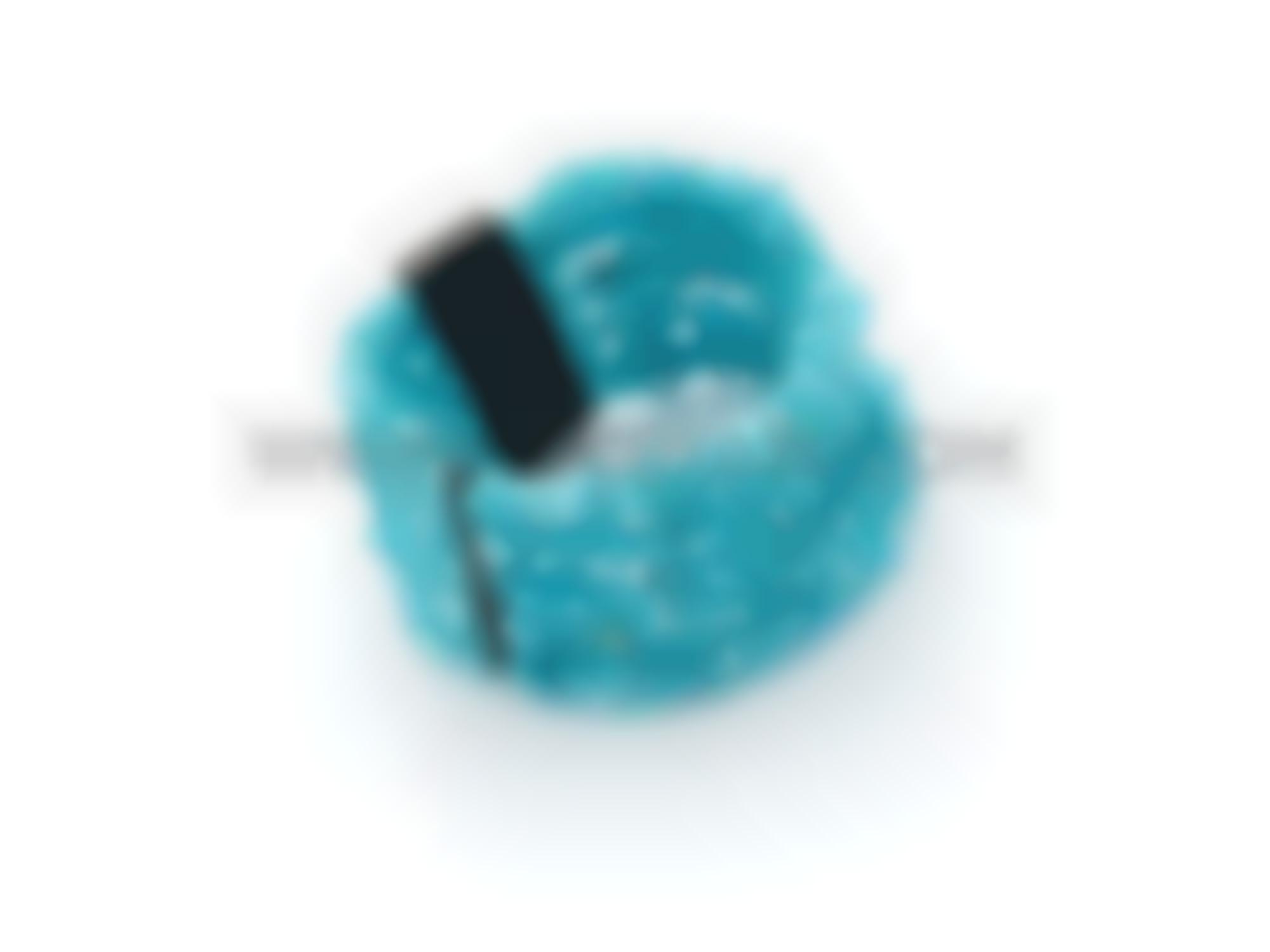 Bracelet made with five turquoise strands 