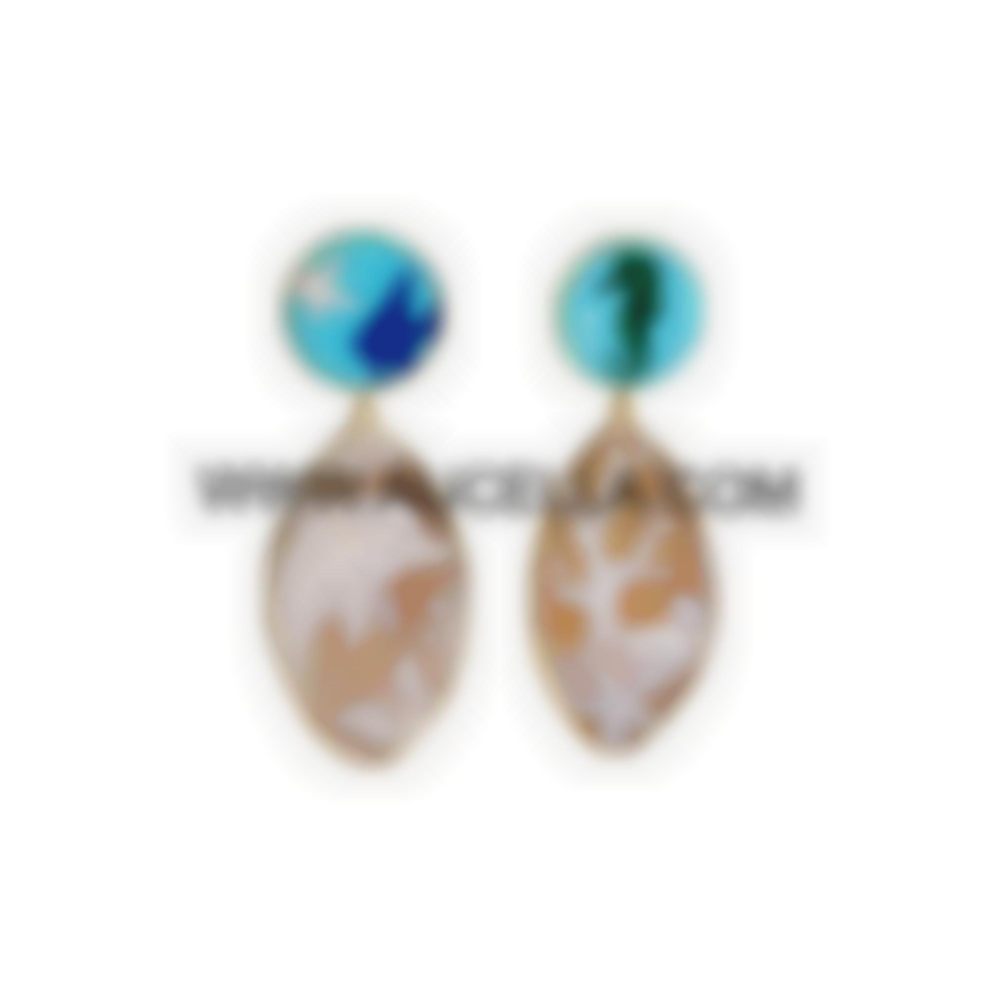 Earrings set with natural seashell cameo 