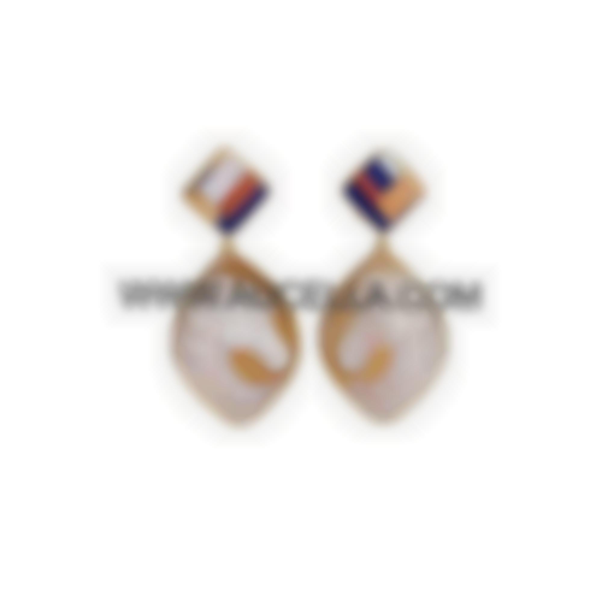 Mosaico con cammei naturali in conchiglia 