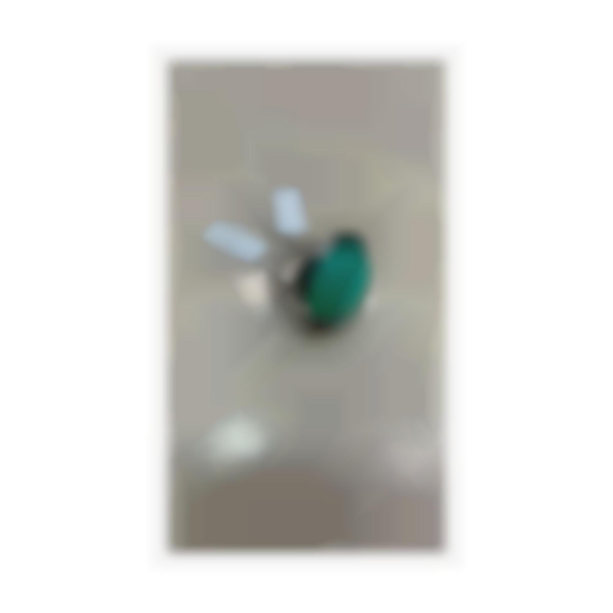 Anello con crisoprazio diamanti e oro 