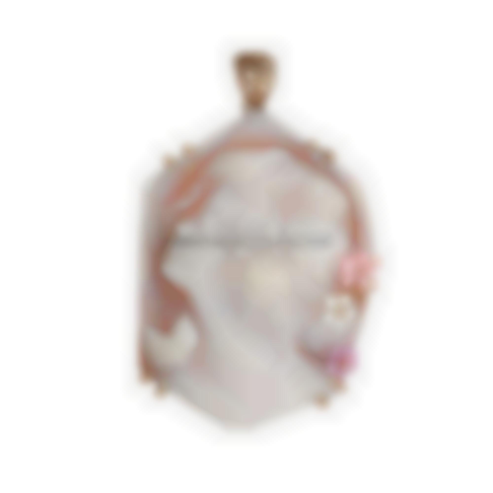 Ciondolo in argento giallo con cammeo e madreperla 