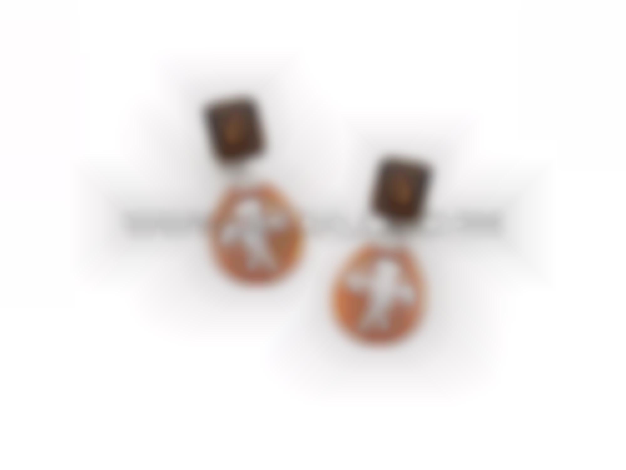 Gold earrings with cameos and quartz