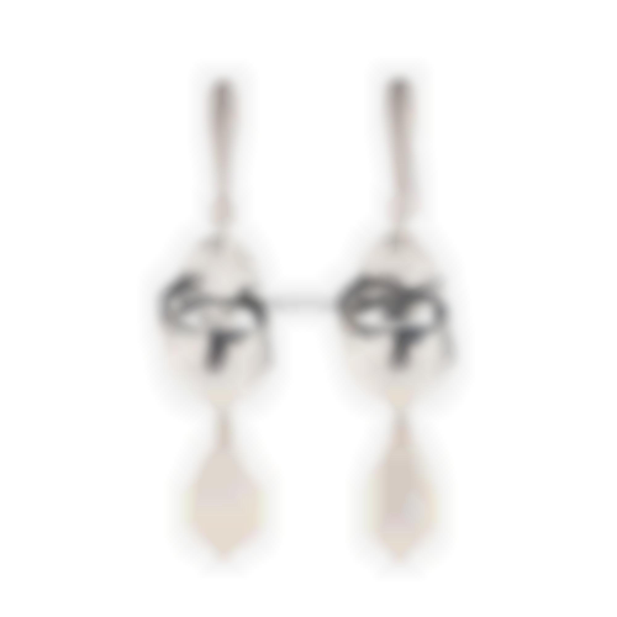 Orecchini in argento bianco con perle naturali