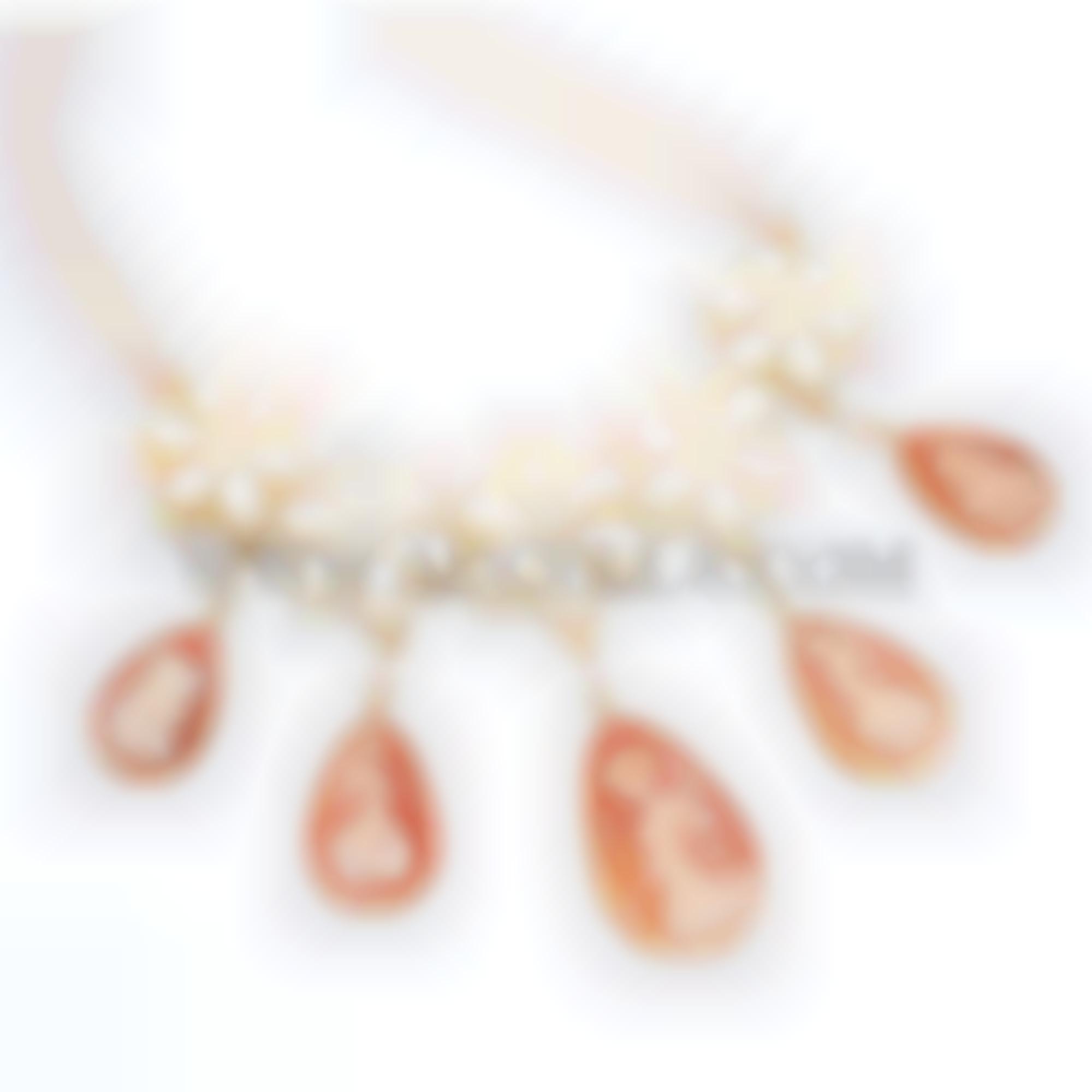 Collier con cammei in corneola madreperla e perle naturali