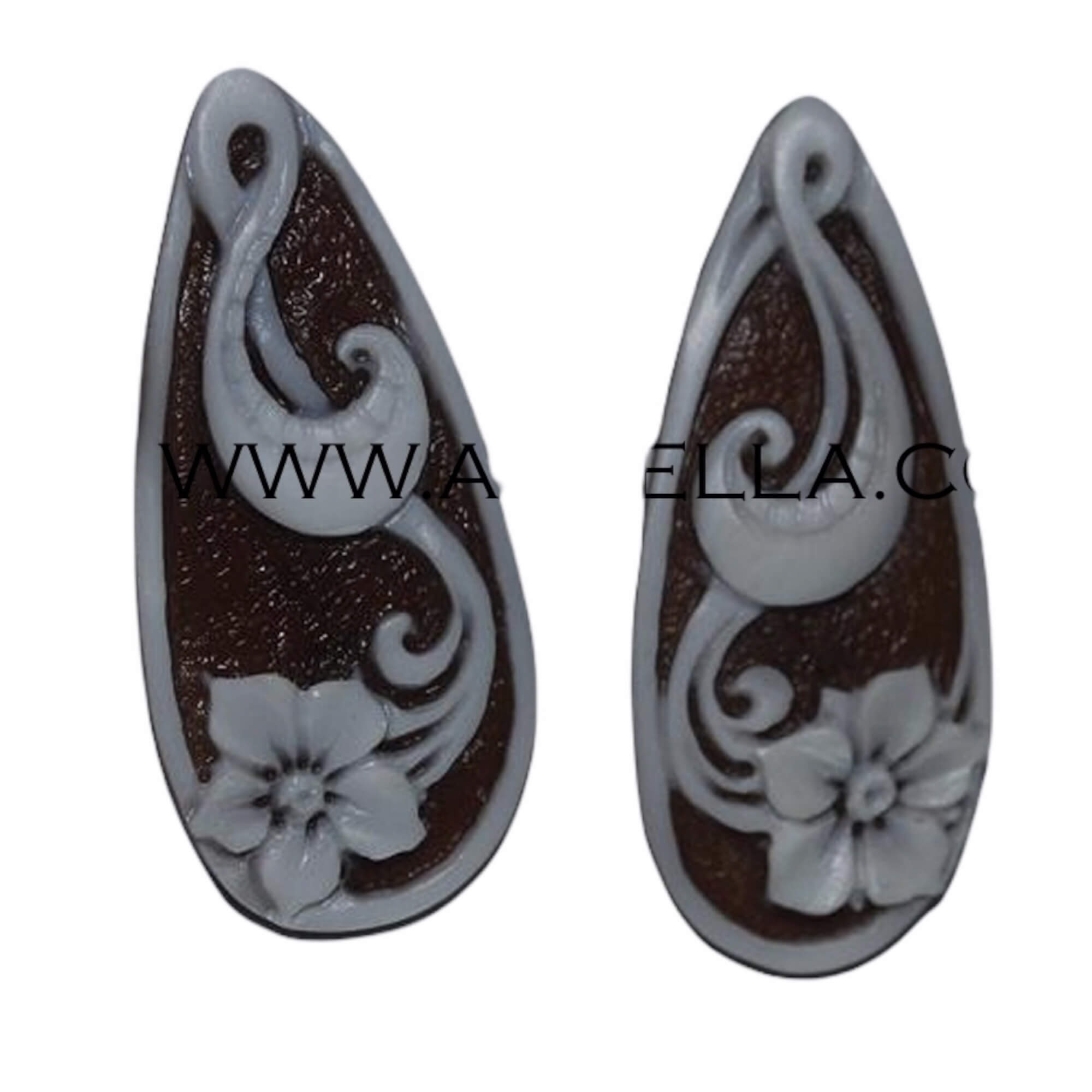 Drops size 35 mm carved