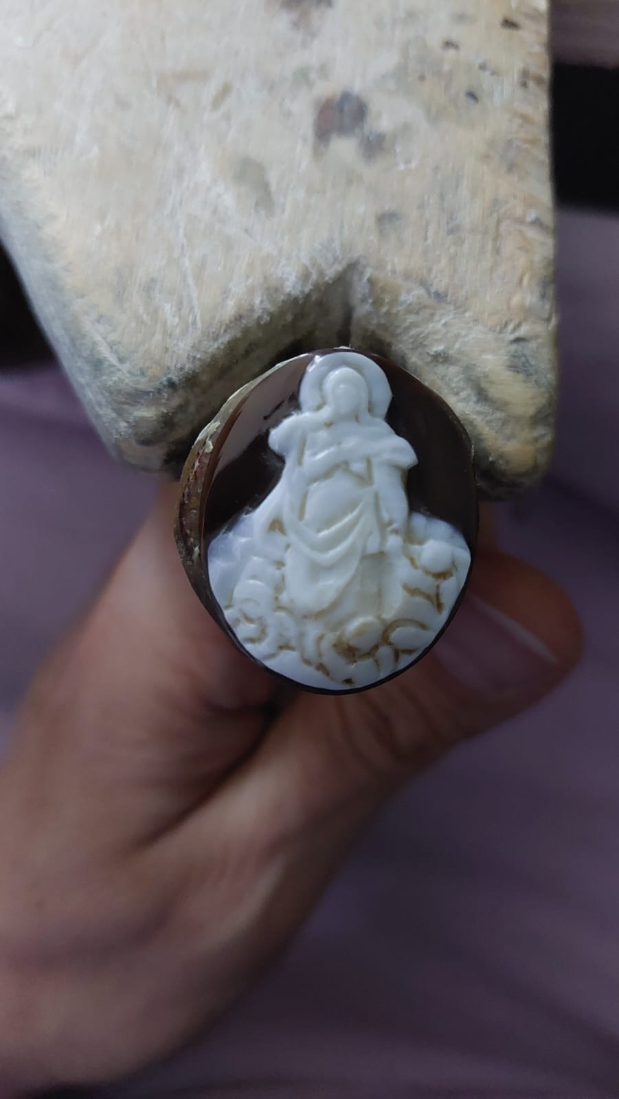 Ascension scene on natural cameo