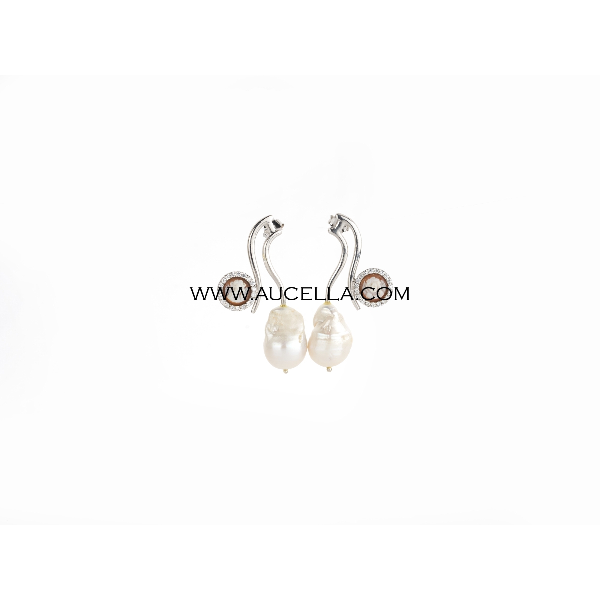 Baroque shape and cameos earrings 