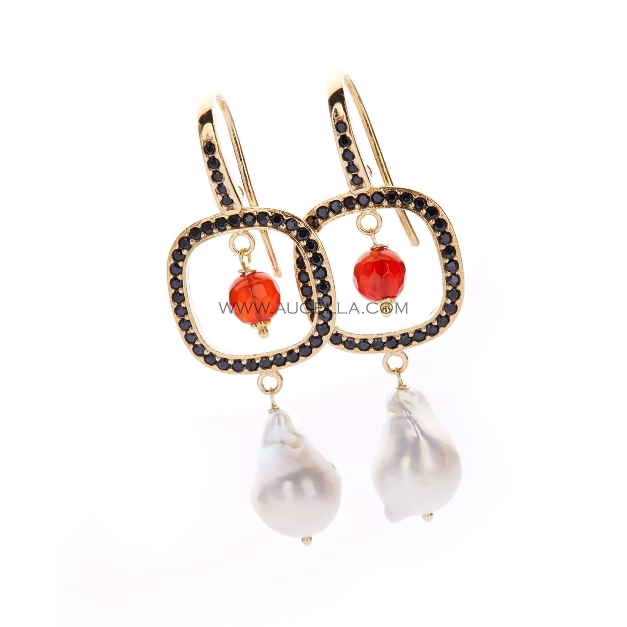 Pearls and black zircons set in Silver 925 