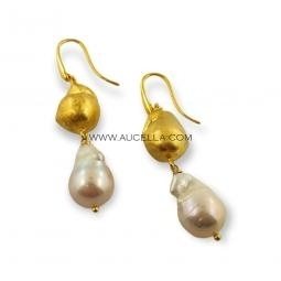 Fresh water pearls earrings set in silver 