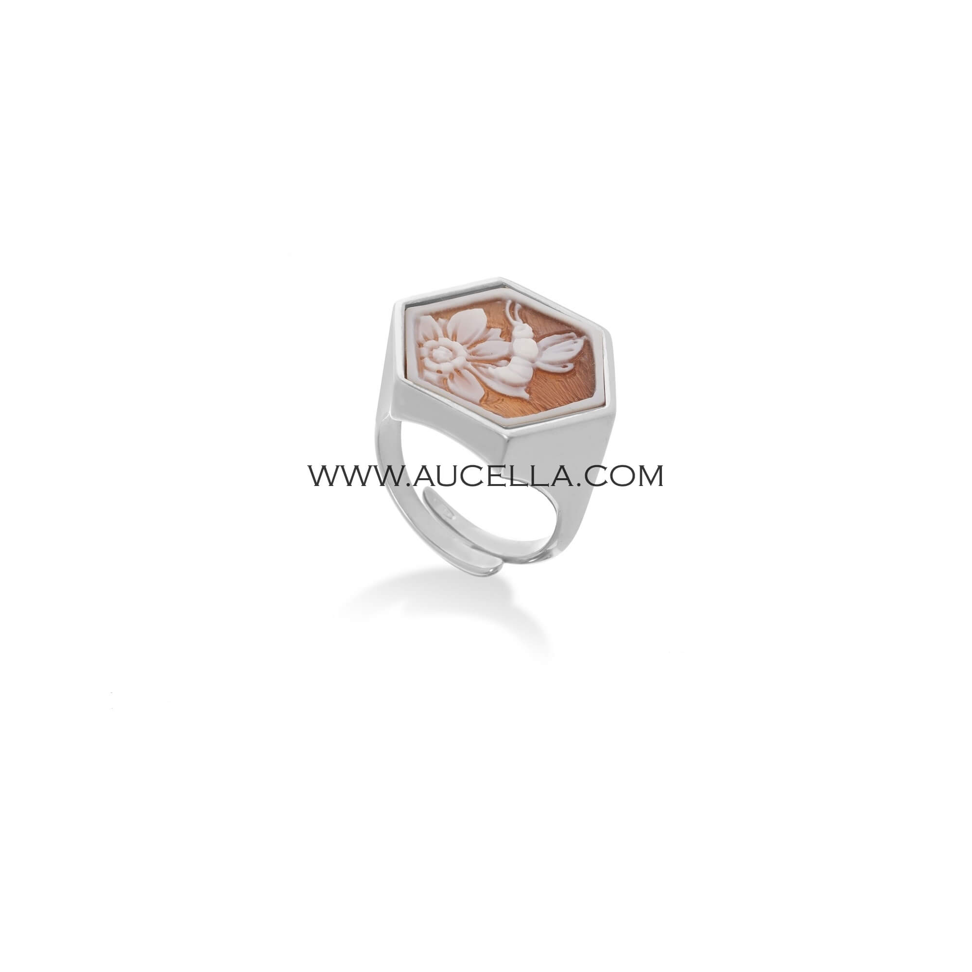 Anello con cammeo naturale inciso 