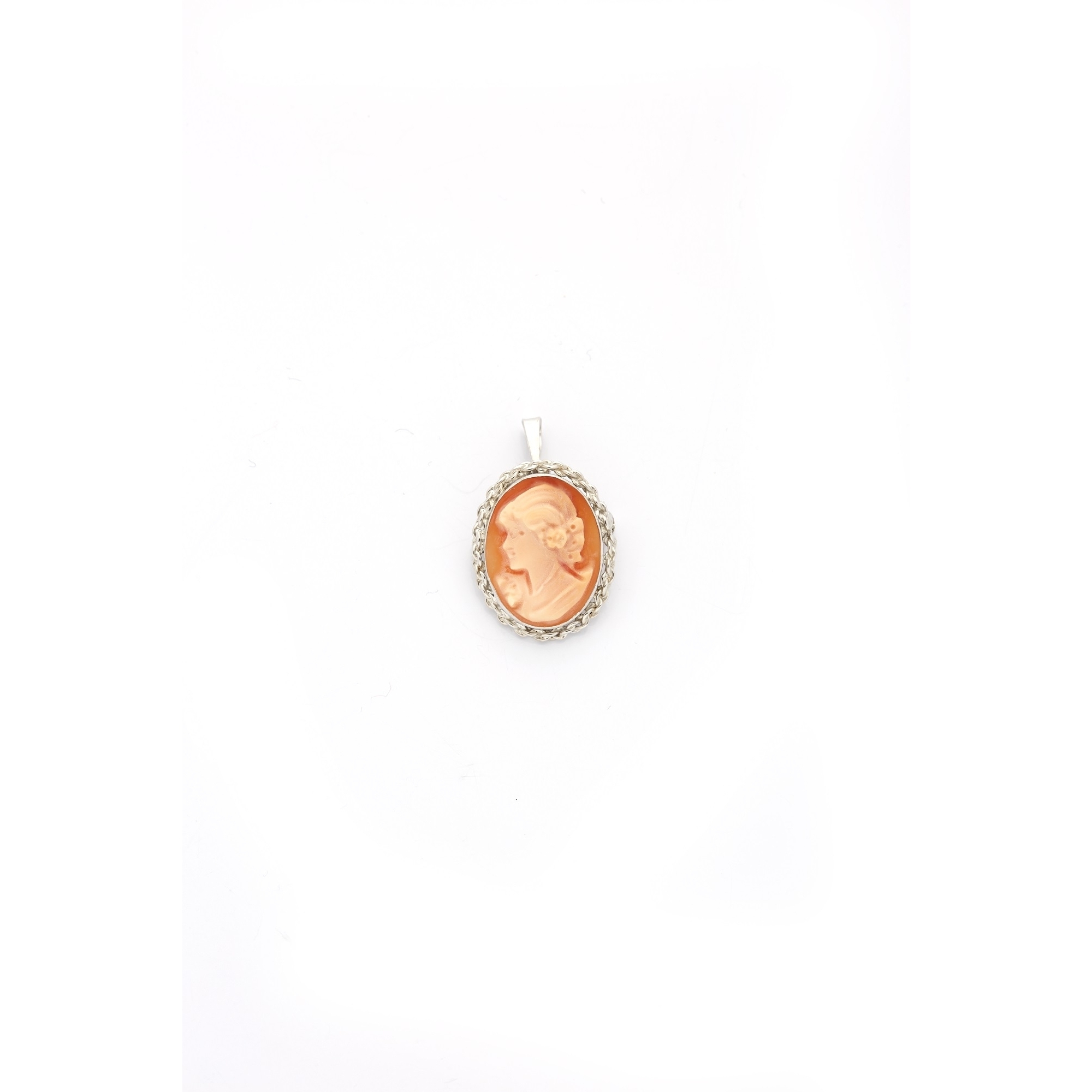 Pendant cammeo set in silver 