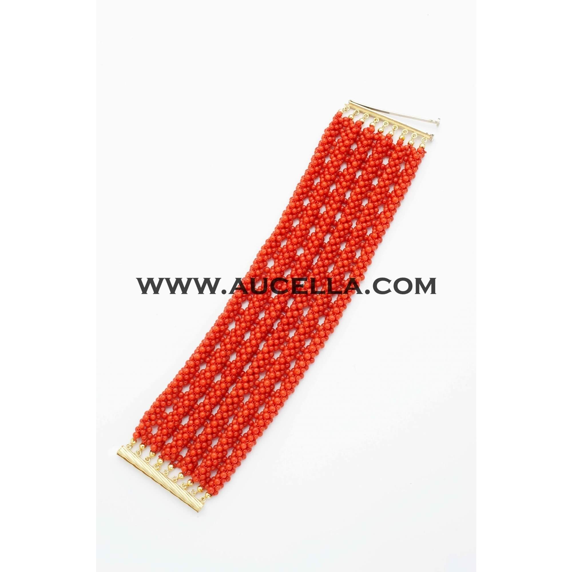 Bracelet set in gold with small beads