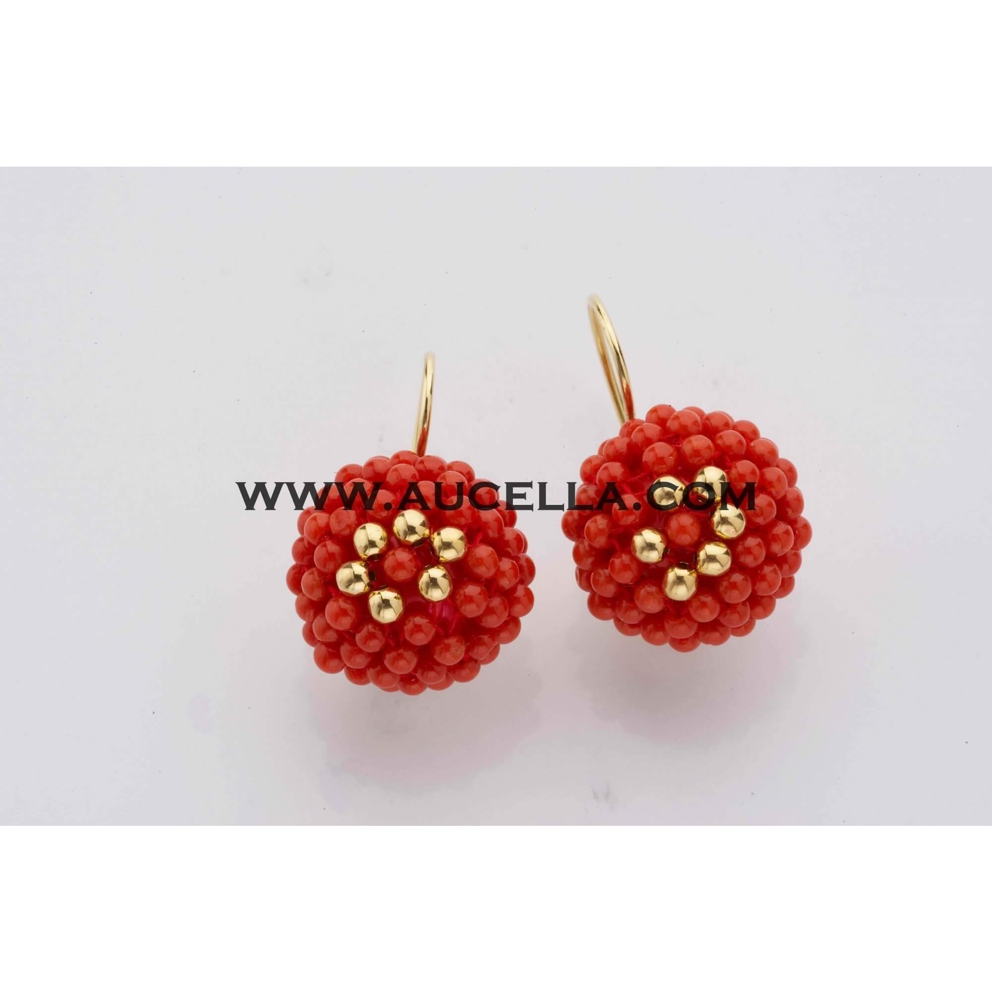 Corallo rosso montato in oro giallo