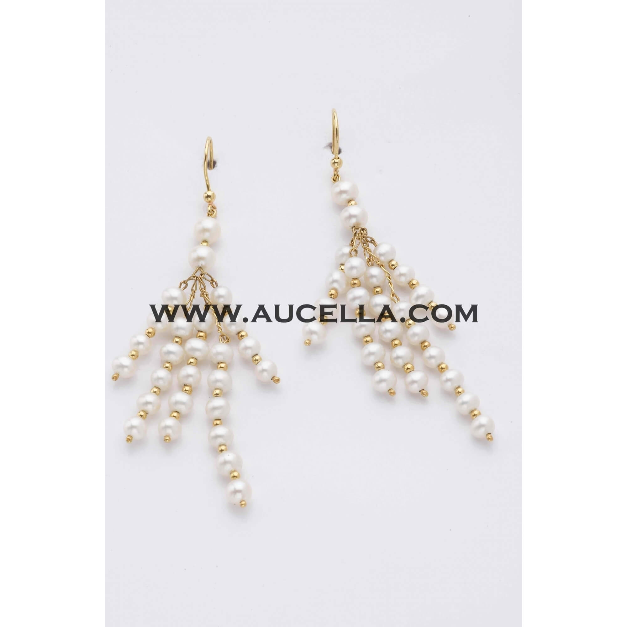 Orecchini in oro con perle di acqua dolce 