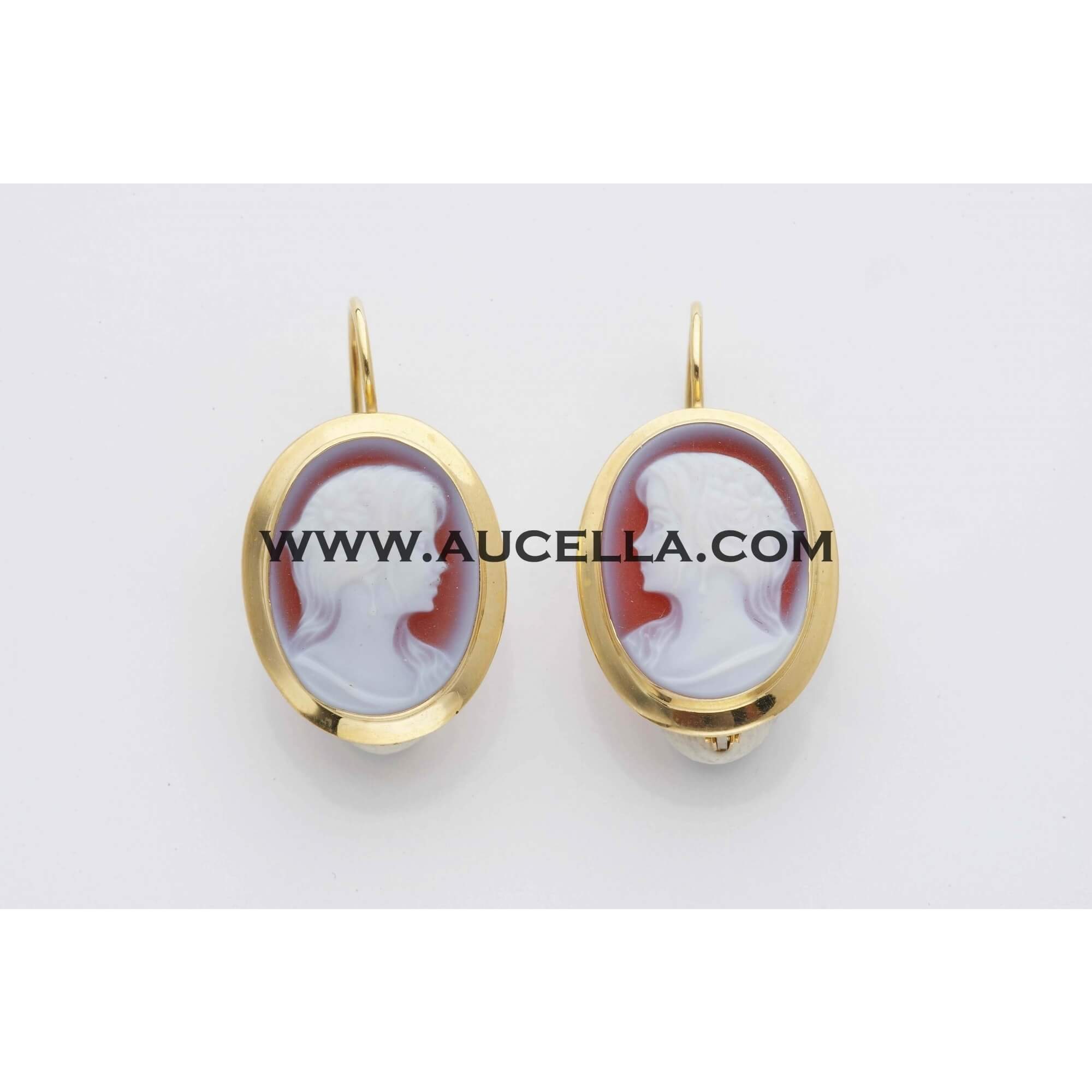 Orecchini in oro con cammei di agata rossi