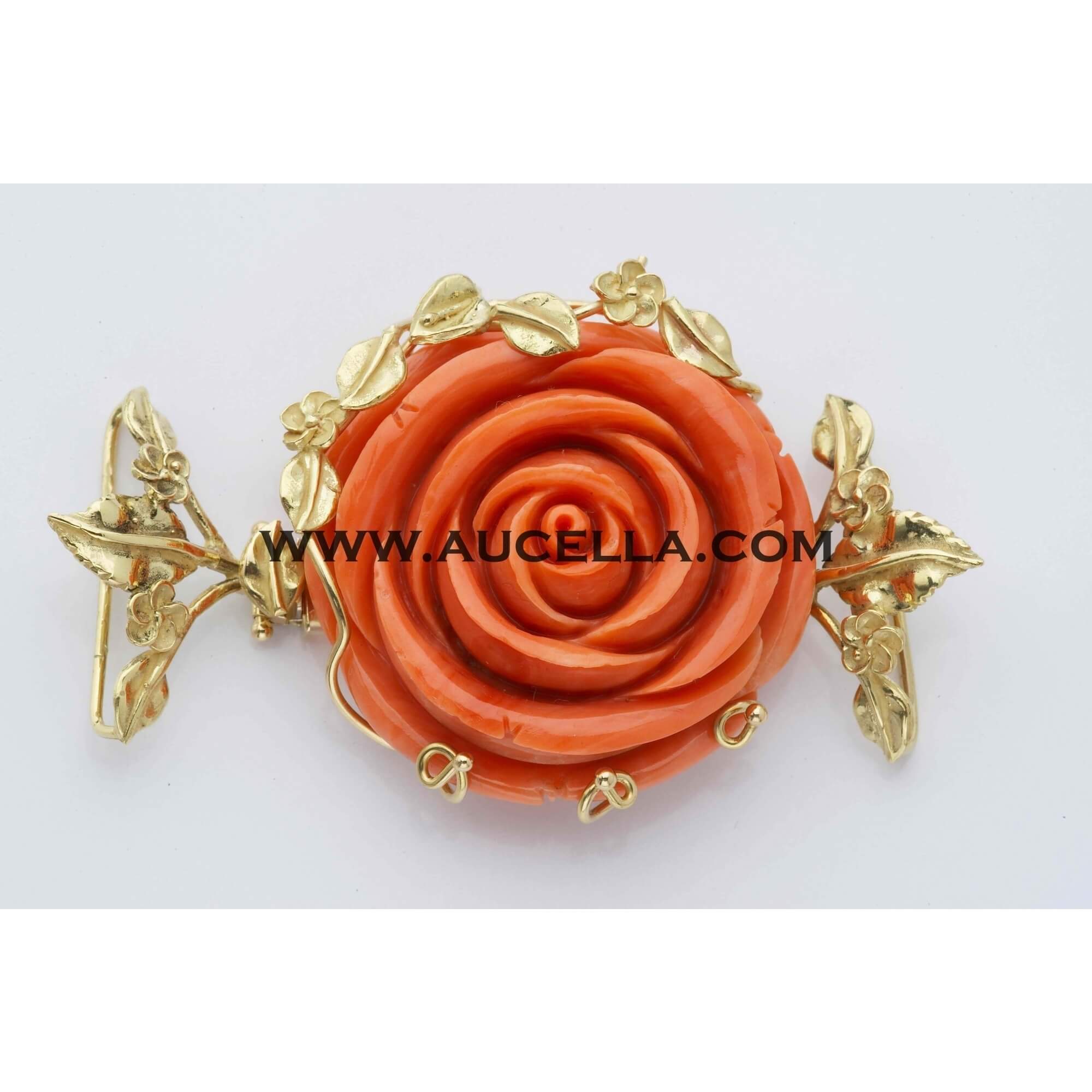 Clasp set in gold with momo coral rose 