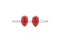 Gold earrings with diamonds and coral