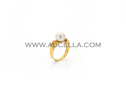 Anello in oro giallo e perla 