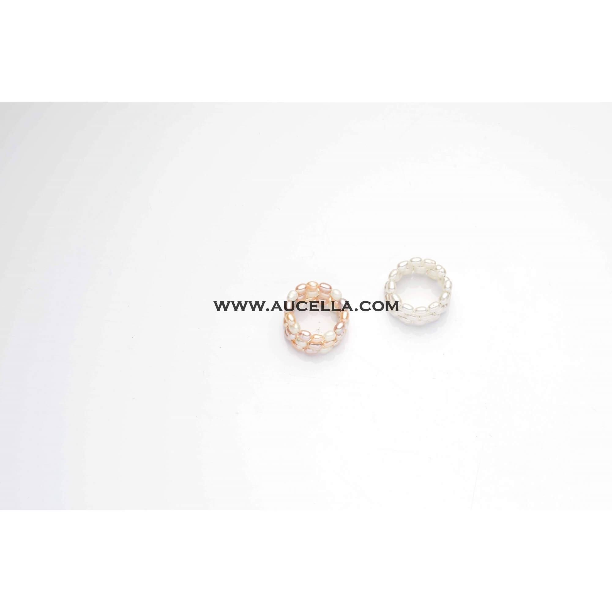 Anelli perle fresh water bianchi e multicolor