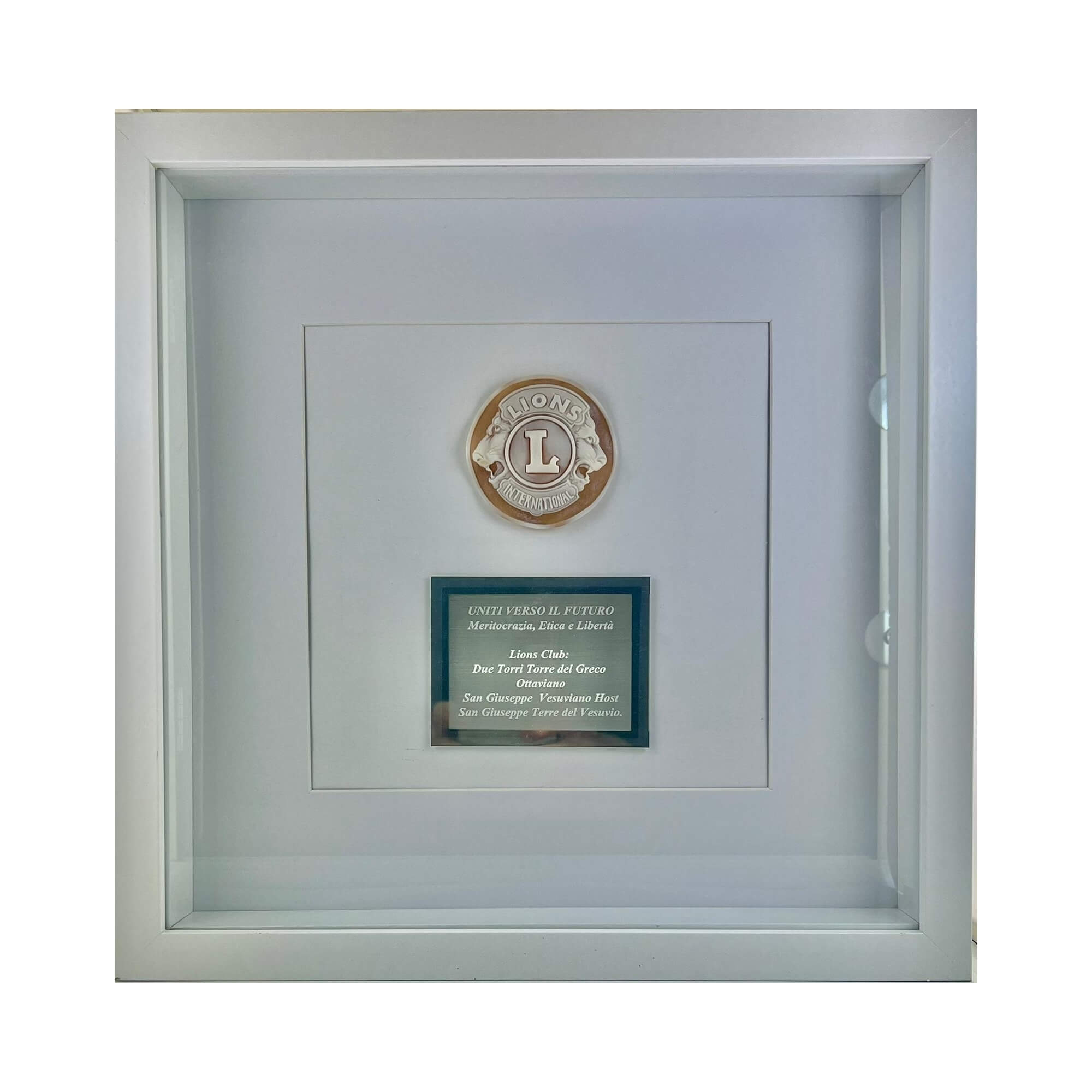 Customized cameo frames